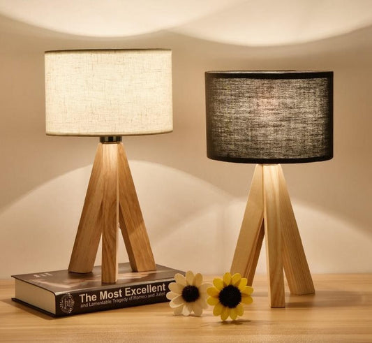 Lizbeth - Dreibein-Holzsockel-Lampe